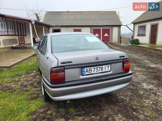 Серый Опель Вектра, объемом двигателя 1.6 л и пробегом 300 тыс. км за 1800 $, фото 5 на Automoto.ua