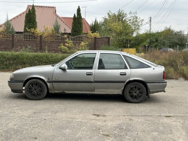 Серый Опель Вектра, объемом двигателя 1.8 л и пробегом 211 тыс. км за 650 $, фото 3 на Automoto.ua