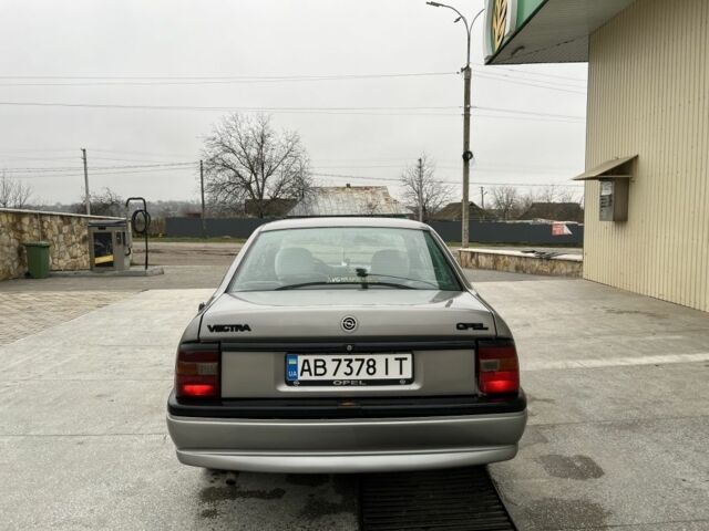 Серый Опель Вектра, объемом двигателя 1.6 л и пробегом 210 тыс. км за 1950 $, фото 6 на Automoto.ua