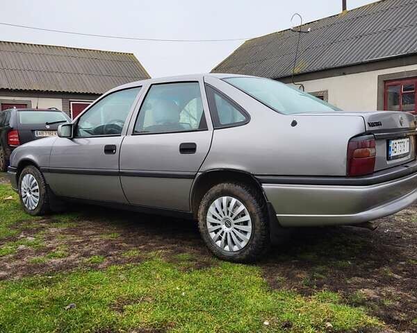 Серый Опель Вектра, объемом двигателя 1.6 л и пробегом 300 тыс. км за 1800 $, фото 8 на Automoto.ua