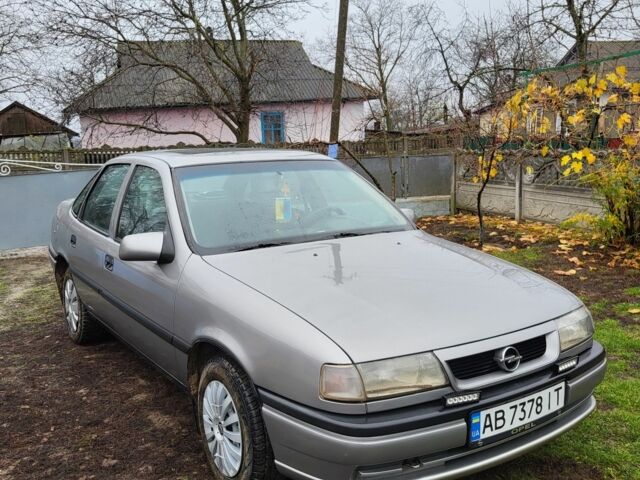 Серый Опель Вектра, объемом двигателя 1.6 л и пробегом 300 тыс. км за 1800 $, фото 1 на Automoto.ua