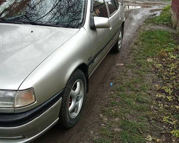 Серый Опель Вектра, объемом двигателя 2 л и пробегом 435 тыс. км за 1600 $, фото 7 на Automoto.ua