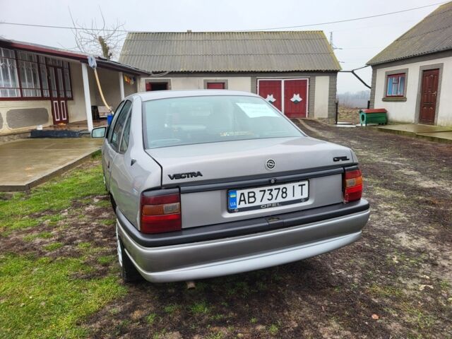 Серый Опель Вектра, объемом двигателя 1.6 л и пробегом 300 тыс. км за 1800 $, фото 2 на Automoto.ua