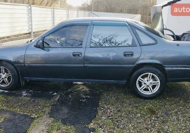 Серый Опель Вектра, объемом двигателя 1.8 л и пробегом 445 тыс. км за 1070 $, фото 3 на Automoto.ua