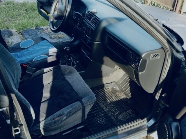 Сірий Опель Вектра, об'ємом двигуна 1.8 л та пробігом 445 тис. км за 1070 $, фото 6 на Automoto.ua