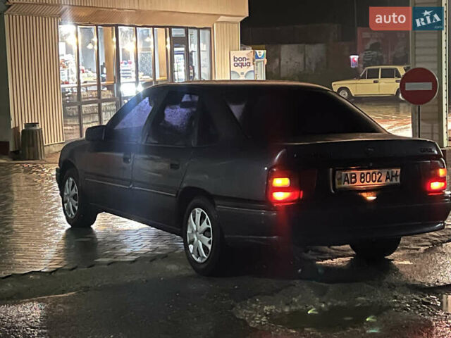 Серый Опель Вектра, объемом двигателя 2 л и пробегом 250 тыс. км за 1900 $, фото 6 на Automoto.ua