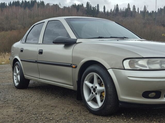 Сірий Опель Вектра, об'ємом двигуна 1.8 л та пробігом 267 тис. км за 1850 $, фото 4 на Automoto.ua