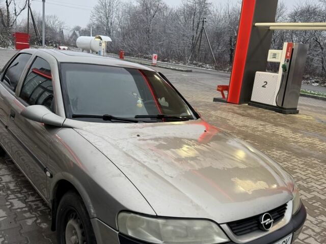 Сірий Опель Вектра, об'ємом двигуна 1.6 л та пробігом 280 тис. км за 1800 $, фото 7 на Automoto.ua