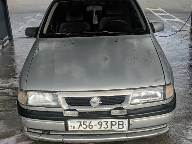 Опель Вектра 1995 в Ровно на Automoto.ua Серый Опель Вектра, объемом двигателя 0 л и пробегом 3 тыс. км за 1500 $, фото 2 на Automoto.ua