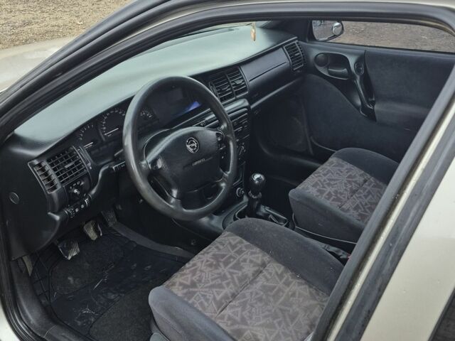 Сірий Опель Вектра, об'ємом двигуна 1.8 л та пробігом 267 тис. км за 1850 $, фото 14 на Automoto.ua