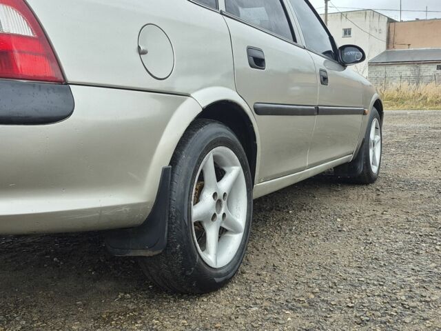 Сірий Опель Вектра, об'ємом двигуна 1.8 л та пробігом 267 тис. км за 1850 $, фото 9 на Automoto.ua