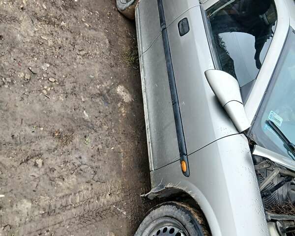 Опель Вектра 1995 в Сторожинце на Automoto.ua Серый Опель Вектра, объемом двигателя 1.6 л и пробегом 128 тыс. км за 1000 $, фото 5 на Automoto.ua