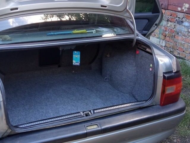 Сірий Опель Вектра, об'ємом двигуна 1 л та пробігом 330 тис. км за 1555 $, фото 3 на Automoto.ua