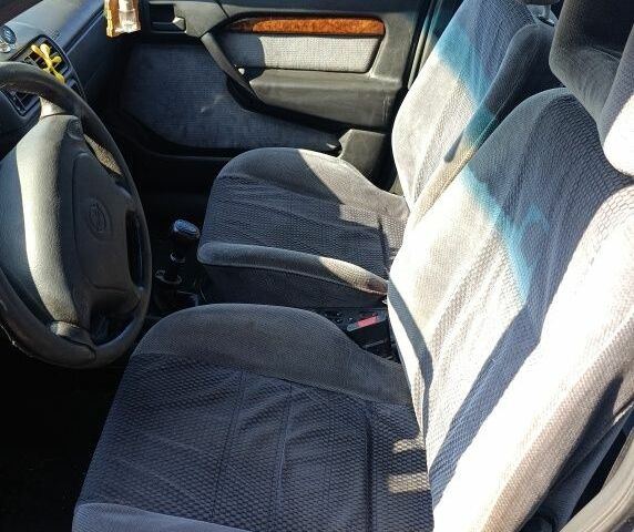 Серый Опель Вектра, объемом двигателя 2 л и пробегом 200 тыс. км за 1500 $, фото 5 на Automoto.ua