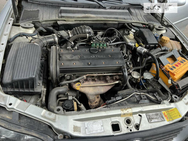 Серый Опель Вектра, объемом двигателя 1.8 л и пробегом 333 тыс. км за 2800 $, фото 5 на Automoto.ua