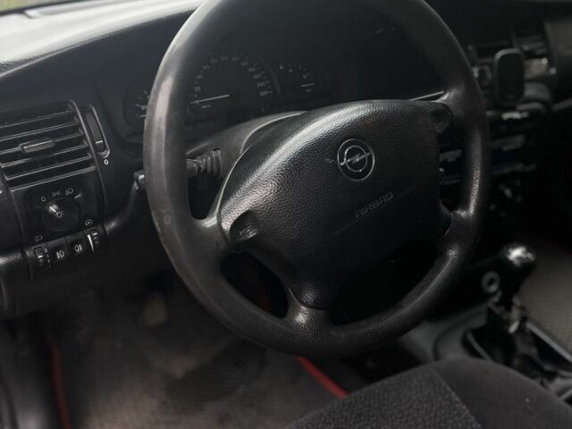 Серый Опель Вектра, объемом двигателя 1.6 л и пробегом 330 тыс. км за 1850 $, фото 9 на Automoto.ua