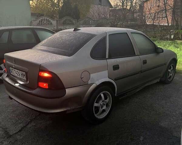 Серый Опель Вектра, объемом двигателя 1.6 л и пробегом 340 тыс. км за 1900 $, фото 7 на Automoto.ua