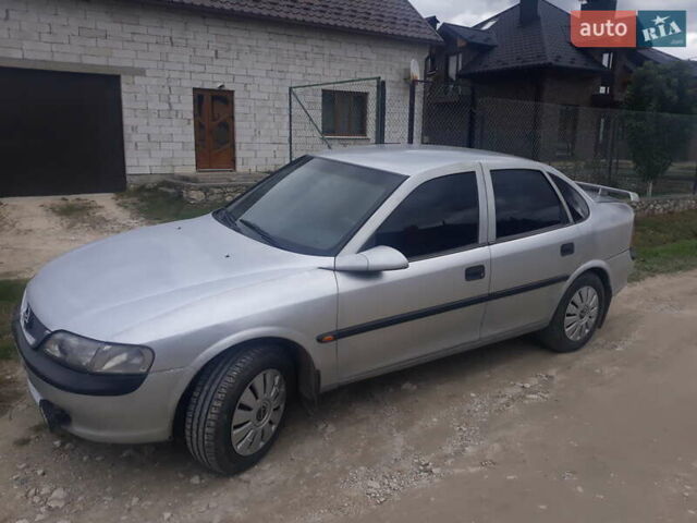 Опель Вектра 1996 в Кременце на Automoto.ua Серый Опель Вектра, объемом двигателя 1.7 л и пробегом 280 тыс. км за 2000 $, фото 1 на Automoto.ua