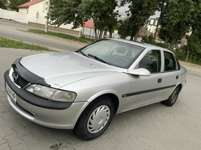 Сірий Опель Вектра, об'ємом двигуна 1.6 л та пробігом 395 тис. км за 1500 $, фото 3 на Automoto.ua