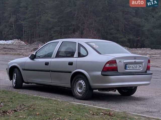 Серый Опель Вектра, объемом двигателя 1.8 л и пробегом 234 тыс. км за 1999 $, фото 2 на Automoto.ua