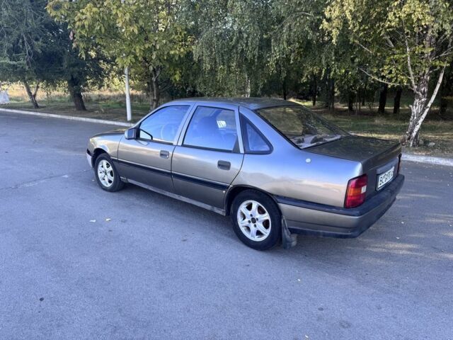 Сірий Опель Вектра, об'ємом двигуна 1.6 л та пробігом 260 тис. км за 950 $, фото 3 на Automoto.ua