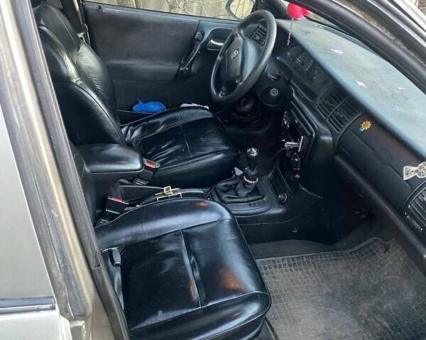 Серый Опель Вектра, объемом двигателя 1.6 л и пробегом 350 тыс. км за 1000 $, фото 2 на Automoto.ua