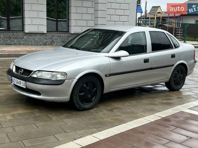 Серый Опель Вектра, объемом двигателя 1.8 л и пробегом 300 тыс. км за 1200 $, фото 5 на Automoto.ua