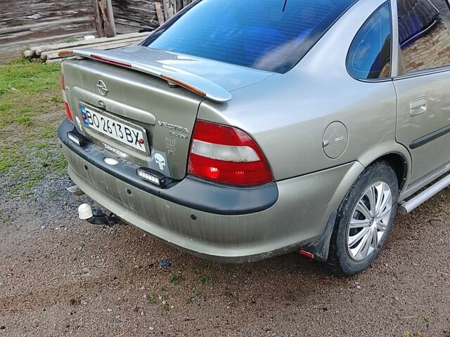 Серый Опель Вектра, объемом двигателя 1.8 л и пробегом 1 тыс. км за 2000 $, фото 4 на Automoto.ua