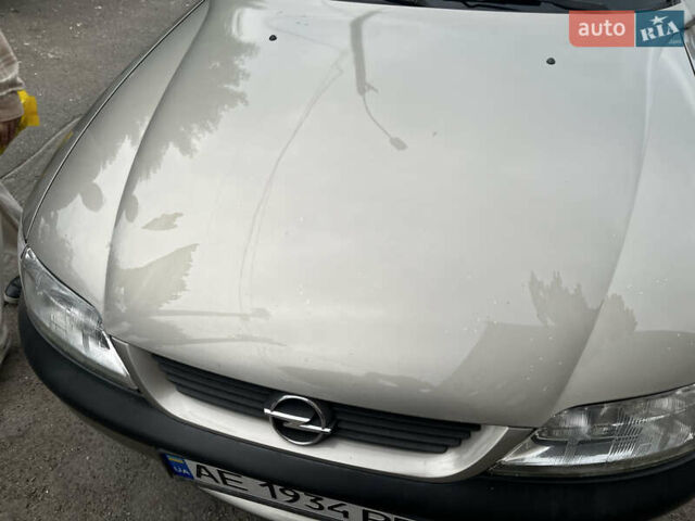 Сірий Опель Вектра, об'ємом двигуна 1.6 л та пробігом 284 тис. км за 3200 $, фото 19 на Automoto.ua
