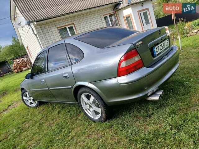 Серый Опель Вектра, объемом двигателя 2 л и пробегом 412 тыс. км за 2800 $, фото 9 на Automoto.ua