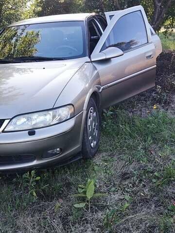 Серый Опель Вектра, объемом двигателя 2 л и пробегом 300 тыс. км за 2000 $, фото 2 на Automoto.ua