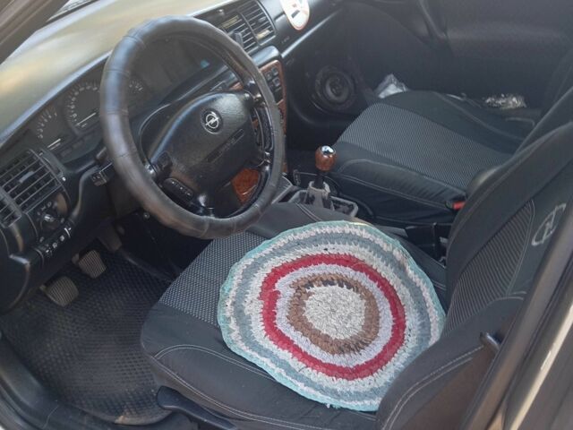 Сірий Опель Вектра, об'ємом двигуна 1.8 л та пробігом 270 тис. км за 1309 $, фото 3 на Automoto.ua