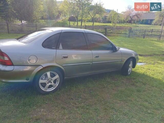 Серый Опель Вектра, объемом двигателя 2 л и пробегом 412 тыс. км за 2800 $, фото 1 на Automoto.ua