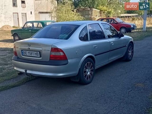 Сірий Опель Вектра, об'ємом двигуна 1.6 л та пробігом 351 тис. км за 2600 $, фото 4 на Automoto.ua