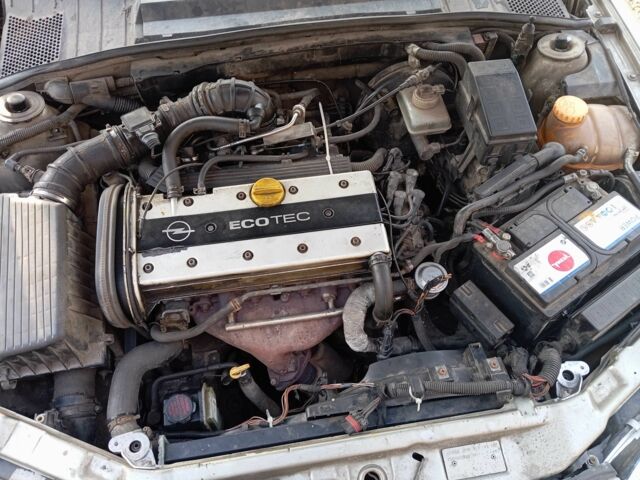 Сірий Опель Вектра, об'ємом двигуна 1.8 л та пробігом 270 тис. км за 1309 $, фото 5 на Automoto.ua