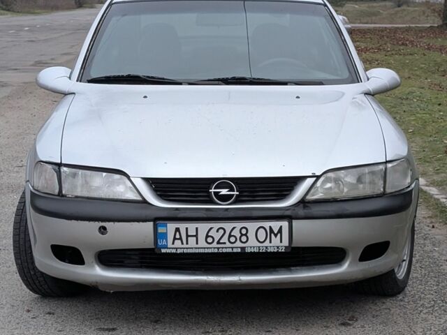 Серый Опель Вектра, объемом двигателя 1.8 л и пробегом 234 тыс. км за 1999 $, фото 7 на Automoto.ua