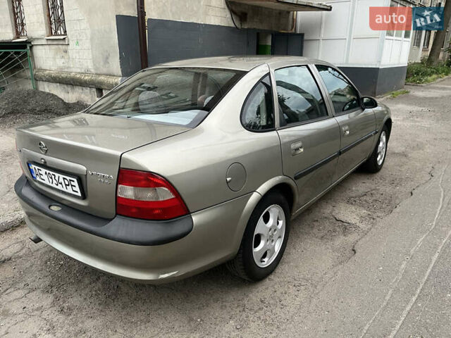 Сірий Опель Вектра, об'ємом двигуна 1.6 л та пробігом 284 тис. км за 3200 $, фото 3 на Automoto.ua