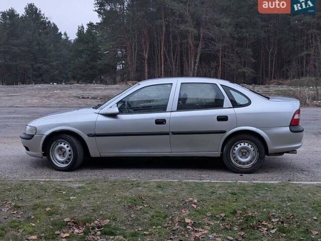 Серый Опель Вектра, объемом двигателя 1.8 л и пробегом 234 тыс. км за 1999 $, фото 1 на Automoto.ua