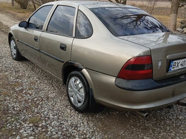 Серый Опель Вектра, объемом двигателя 1.6 л и пробегом 400 тыс. км за 900 $, фото 3 на Automoto.ua