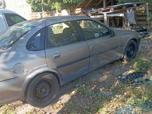 Сірий Опель Вектра, об'ємом двигуна 1.8 л та пробігом 270 тис. км за 1309 $, фото 1 на Automoto.ua