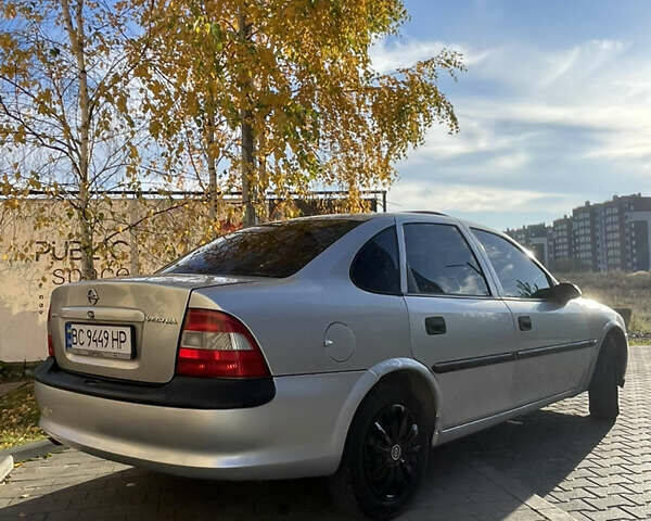 Серый Опель Вектра, объемом двигателя 1.6 л и пробегом 332 тыс. км за 1870 $, фото 7 на Automoto.ua
