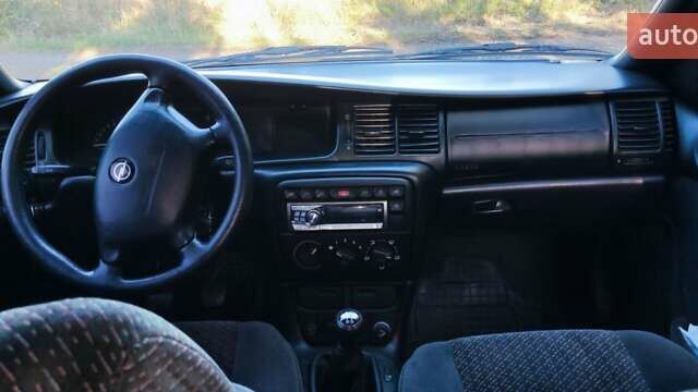 Серый Опель Вектра, объемом двигателя 2 л и пробегом 300 тыс. км за 2000 $, фото 9 на Automoto.ua