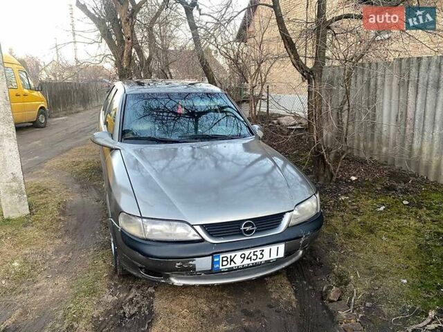 Серый Опель Вектра, объемом двигателя 1.6 л и пробегом 350 тыс. км за 1000 $, фото 4 на Automoto.ua