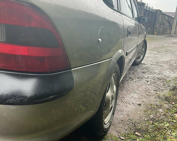 Серый Опель Вектра, объемом двигателя 1.6 л и пробегом 330 тыс. км за 1850 $, фото 4 на Automoto.ua