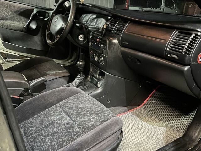 Серый Опель Вектра, объемом двигателя 1.6 л и пробегом 330 тыс. км за 1850 $, фото 8 на Automoto.ua