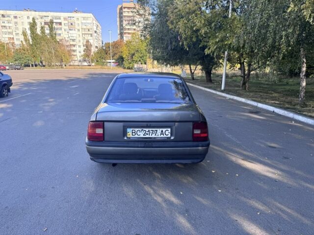 Сірий Опель Вектра, об'ємом двигуна 1.6 л та пробігом 260 тис. км за 950 $, фото 4 на Automoto.ua