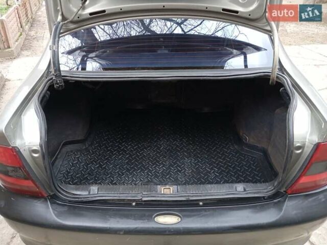 Сірий Опель Вектра, об'ємом двигуна 1.6 л та пробігом 300 тис. км за 900 $, фото 6 на Automoto.ua