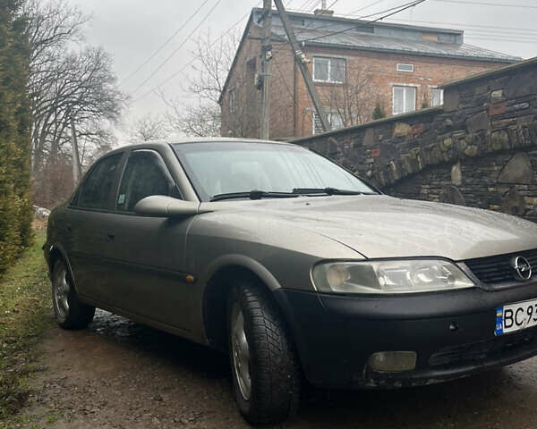 Серый Опель Вектра, объемом двигателя 1.6 л и пробегом 330 тыс. км за 1850 $, фото 5 на Automoto.ua