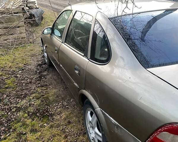 Серый Опель Вектра, объемом двигателя 1.6 л и пробегом 350 тыс. км за 1000 $, фото 3 на Automoto.ua