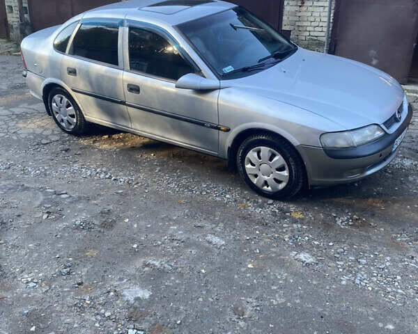 Серый Опель Вектра, объемом двигателя 1.6 л и пробегом 400 тыс. км за 1650 $, фото 5 на Automoto.ua